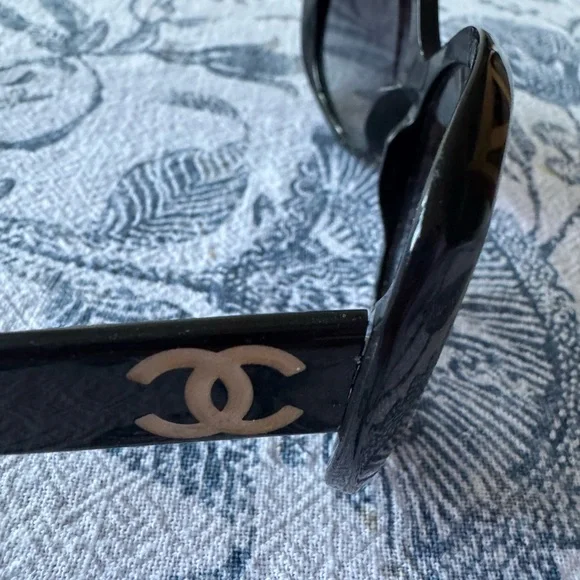 Chanel Elegant Black Sunglasses
